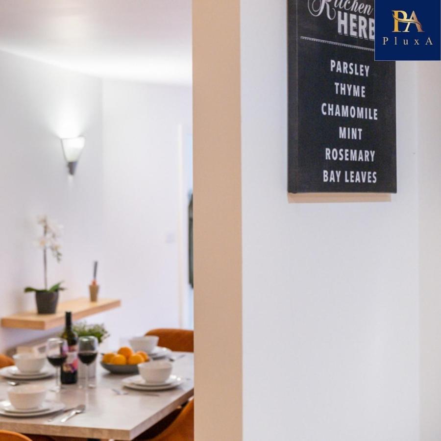 Pluxa Sunstone Deluxe - Spacious Birmingham City Centre Stay Exterior photo
